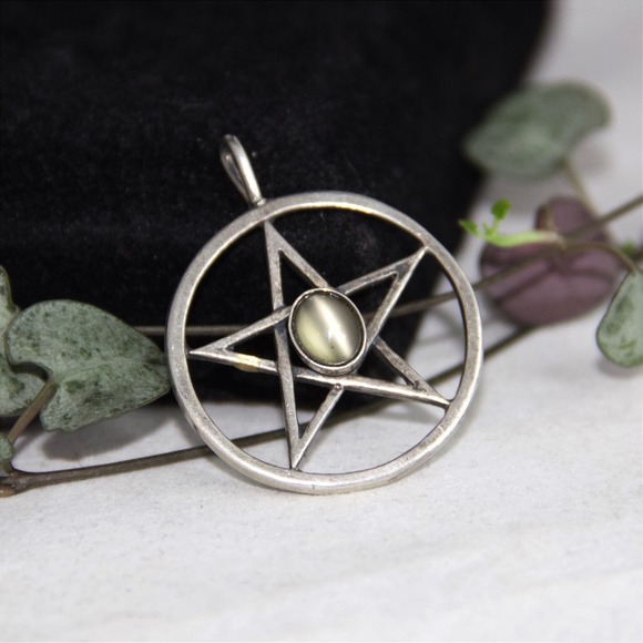 Sterling Jewelry - 925 Sterling Silver Pentagram Pendant Cats Eye Stone Star Wiccan Pagan Jewelry